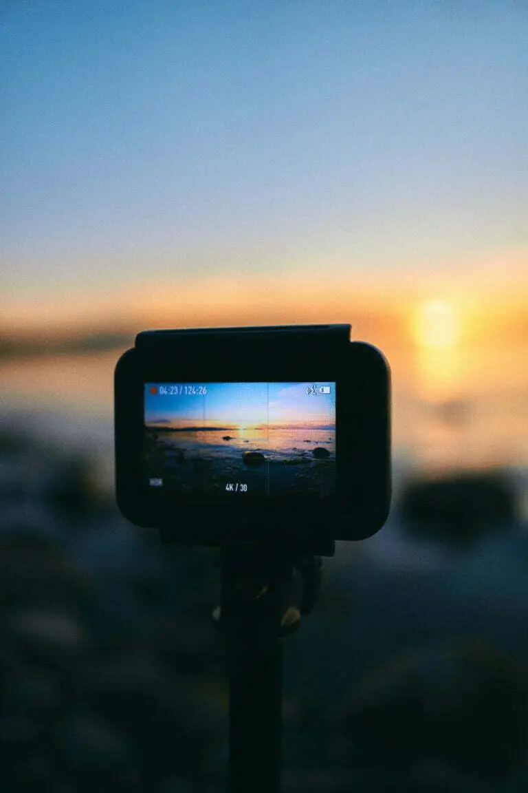 Macchina Fotografica Foto di Haley Truong su Unsplash